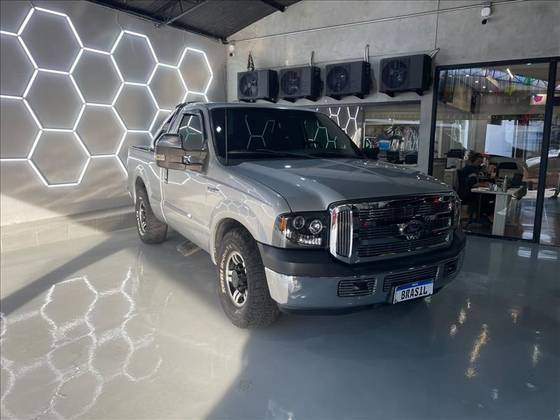 FORD F-250 3.9 XLT 4X2 CS DIESEL 2P MANUAL FORD F-250 3.9 XLT 4X2 CS DIESEL 2P MANUAL